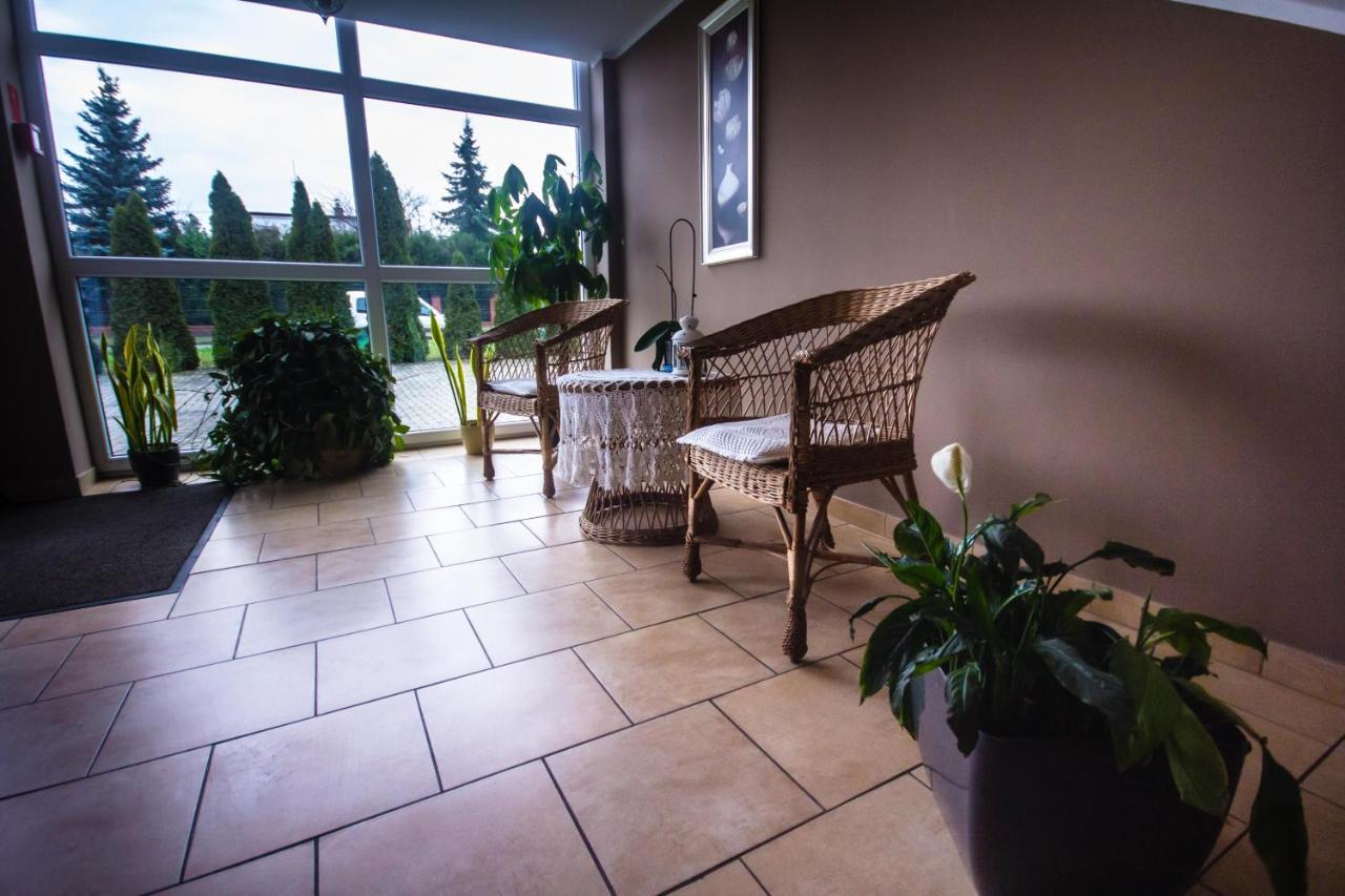 Hostel Soleil Kutno Ngoại thất bức ảnh